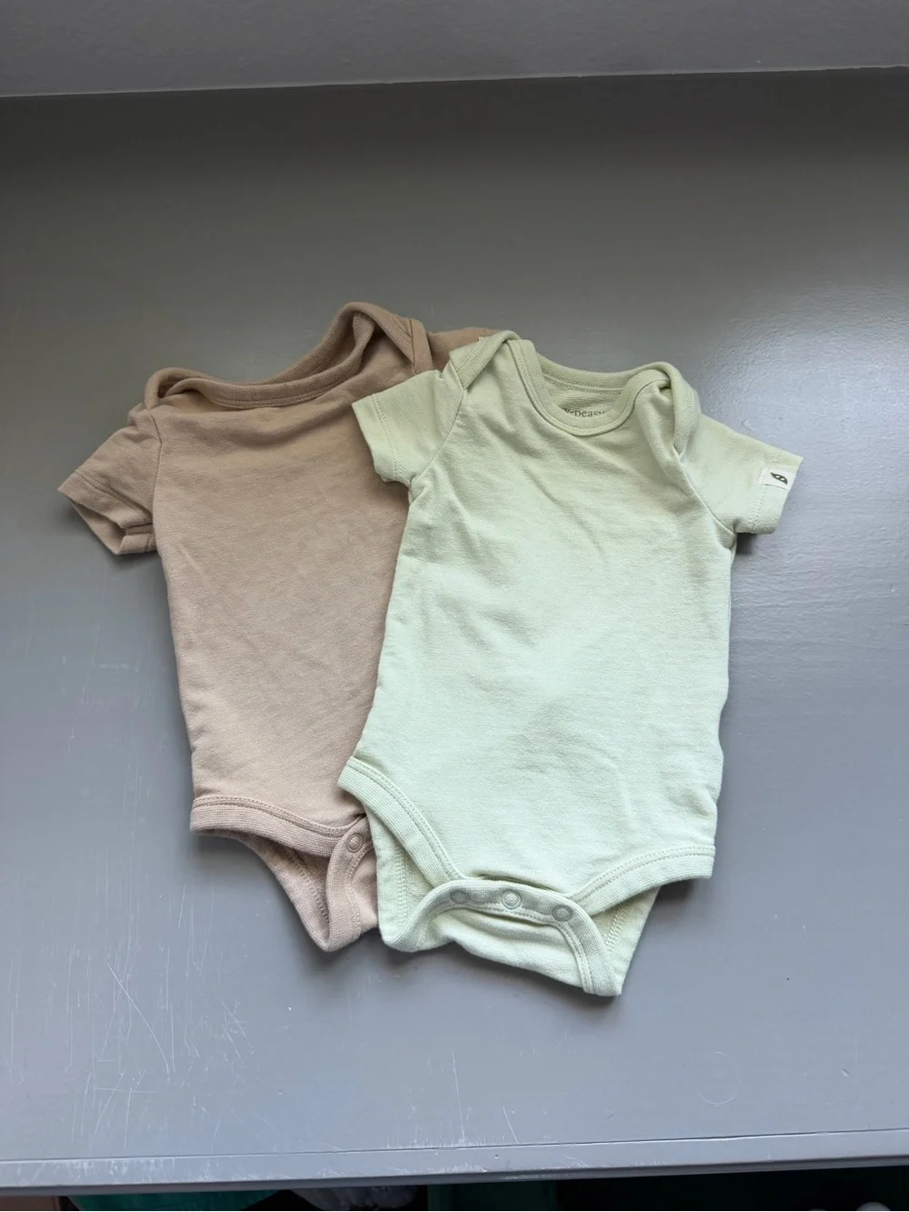 Kids Solid Short-Sleeve One-Piece Bodysuit - Beige and Light Green
